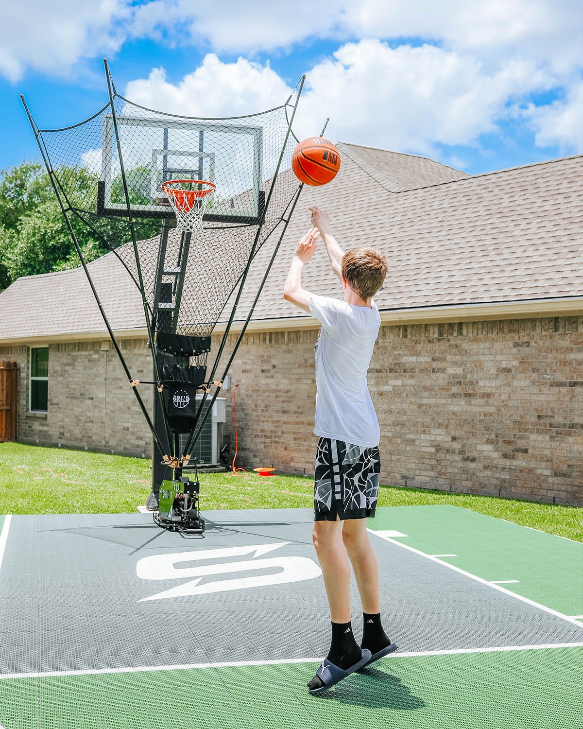 ⚡Flash Sale Ends Soon!--Basketball Shooting Practice Machine